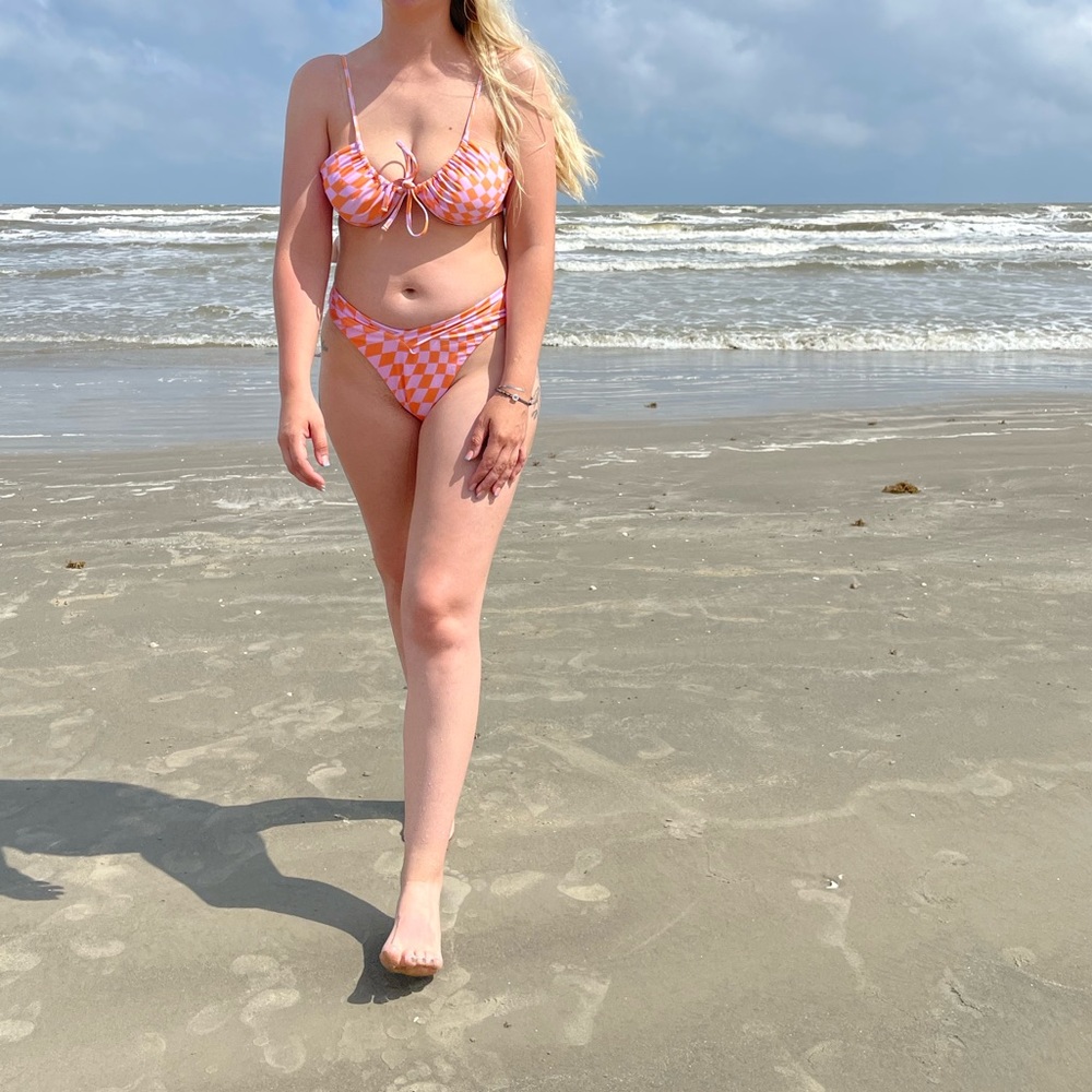 Aurelle Riza Checkered Bikini - Picture 4 of 11